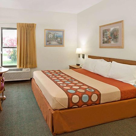 Super 8 By Wyndham Hampshire Il Hotel Exterior foto